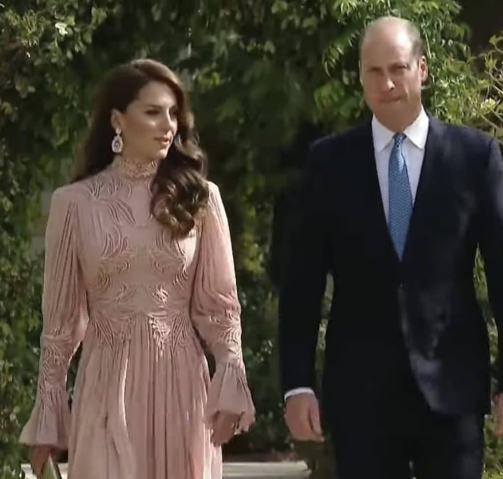 الأميرة كيت ميدلتون وزوجها الأمير وليام من زفاف الأمير حسين